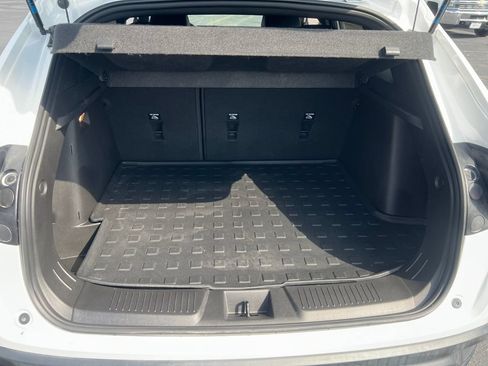 Used 2024 Chevrolet Trax RS w/ Sunroof Package FWD image 11