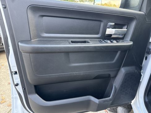 Used 2019 RAM 3500 Tradesman w/ Chrome Appearance Group image 10