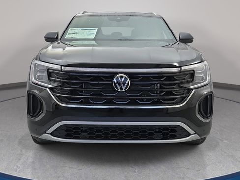 New 2026 Volkswagen Atlas Cross Sport SE FWD image 2