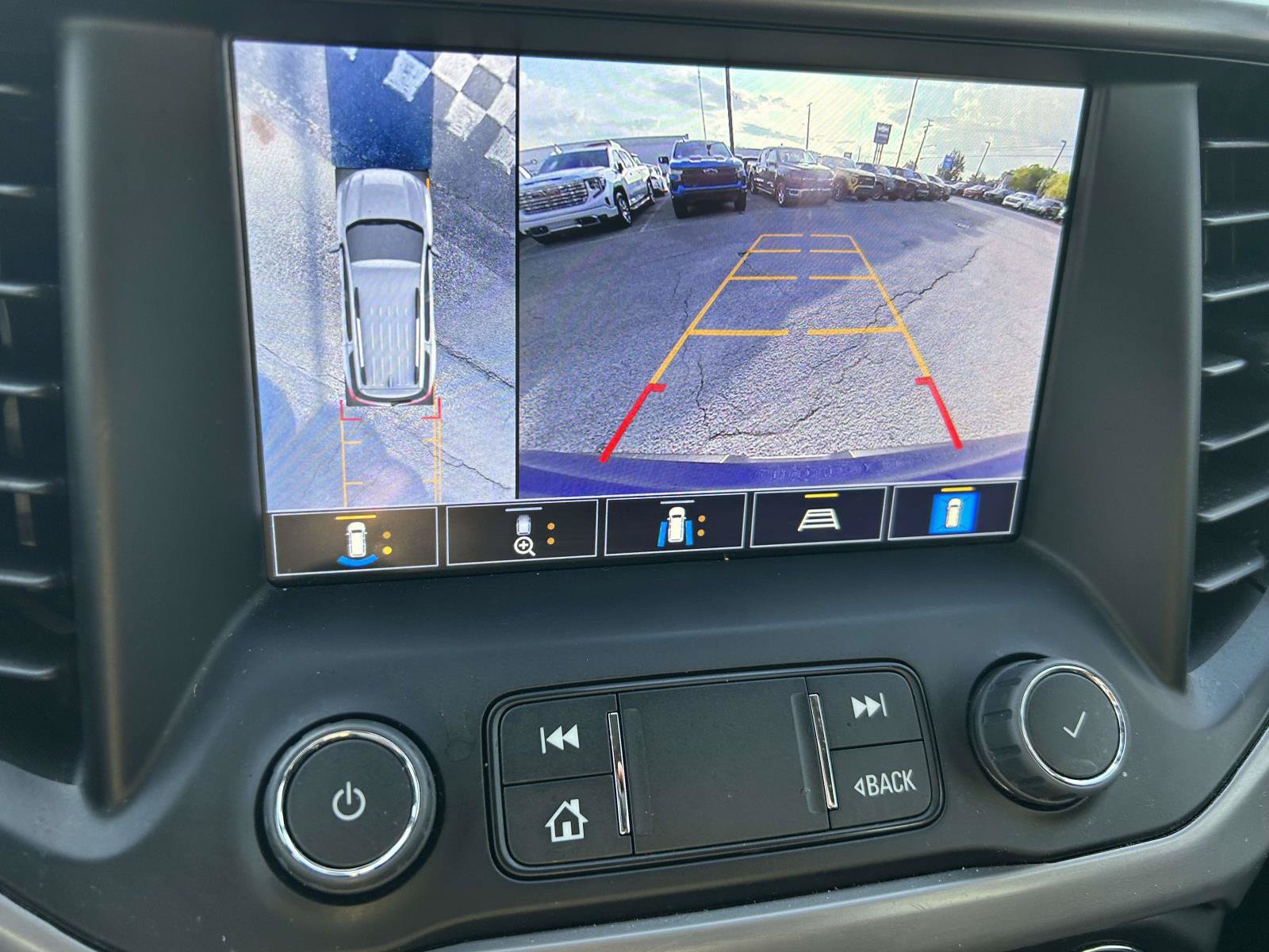 Used 2023 GMC Acadia AT4 w/ Technology Package AWD/4WD image 21