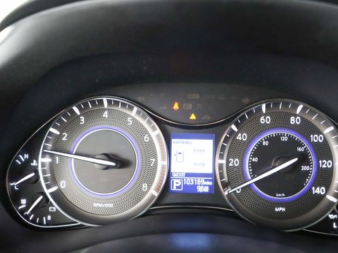 Used 2019 INFINITI QX80 Luxe w/ All-Season Package image 16