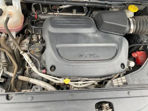 Used 2023 Chrysler Voyager LX FWD image 19