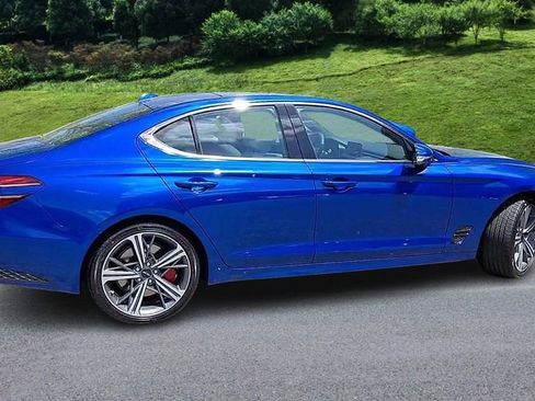 Used 2025 Genesis G70 2.5T w/ Sport Prestige Package image 8