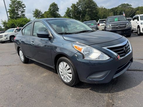 Used 2015 Nissan Versa SV FWD image 7
