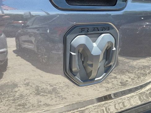 Used 2023 RAM 1500 Laramie AWD/4WD image 5