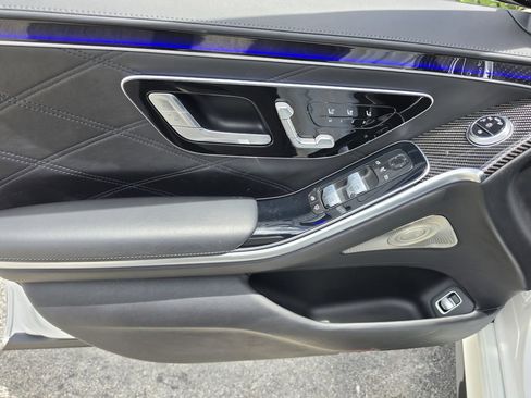 Used 2024 Mercedes-Benz S 63 AMG S w/ Carbon Fiber Exterior Package image 17
