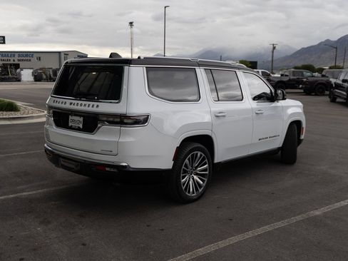 Used 2023 Jeep Grand Wagoneer Series III AWD/4WD image 7