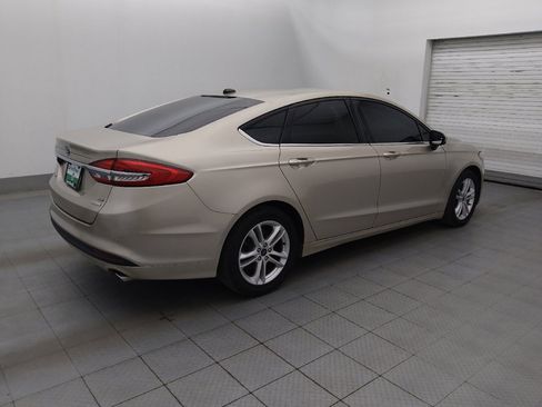 Used 2018 Ford Fusion SE w/ Fusion SE Technology Package FWD image 10
