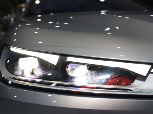 Used 2024 BMW iX xDrive50 w/ Premium Package image 49