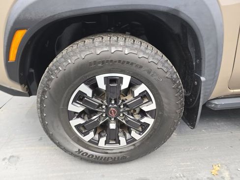 Used 2022 Nissan Frontier PRO-4X image 15