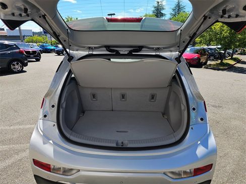 Used 2020 Chevrolet Bolt Premier w/ Infotainment Package image 17