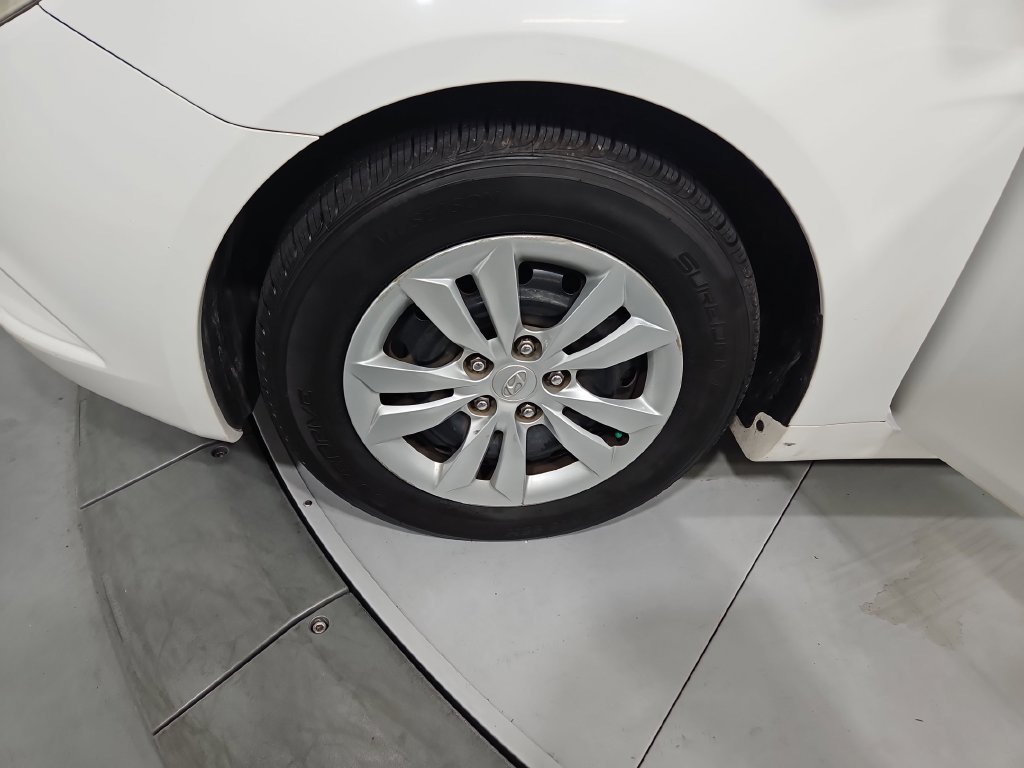 Used 2012 Hyundai Sonata GLS FWD image 25
