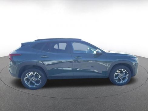 Used 2025 Chevrolet Trax LT w/ LT Convenience Package FWD image 16