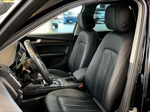 Used 2021 Audi Q5 e Premium w/ Convenience Package image 8