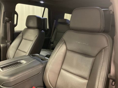 Used 2024 GMC Yukon Denali w/ Denali Reserve Package AWD/4WD image 7