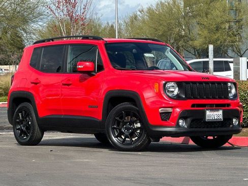 Used 2021 Jeep Cherokee Latitude Plus image 2