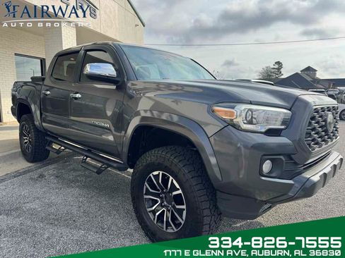 Used 2020 Toyota Tacoma TRD Sport w/ TRD Premium Sport Package image 4