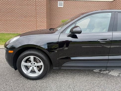 Used 2017 Porsche Macan AWD/4WD image 8
