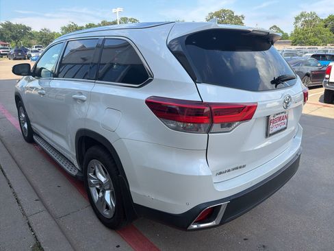 Used 2019 Toyota Highlander Limited FWD image 8