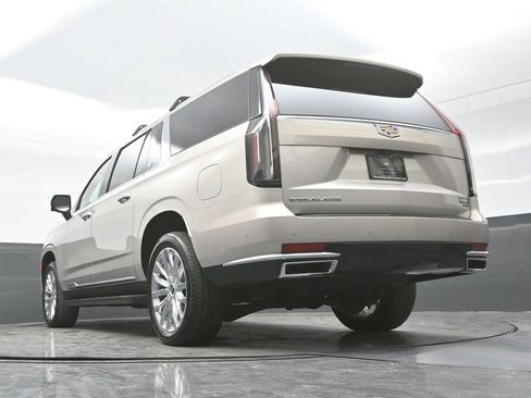 Certified 2024 Cadillac Escalade ESV Premium Luxury AWD/4WD image 27