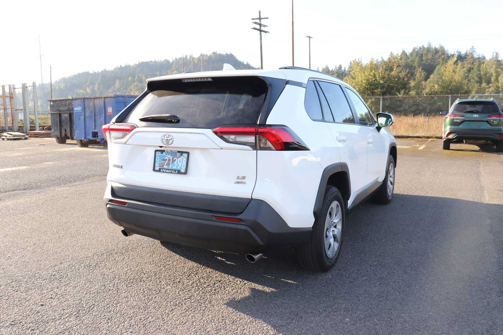 Used 2021 Toyota RAV4 LE AWD/4WD image 5