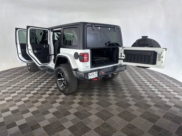 Used 2022 Jeep Wrangler Unlimited Rubicon w/ LED Lighting Group AWD/4WD image 18