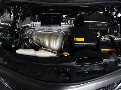 Used 2013 Toyota Camry SE FWD image 31