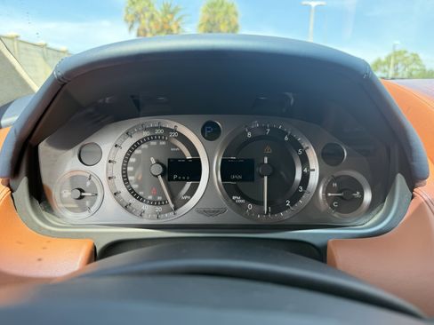 Used 2006 Aston Martin DB9 Volante RWD image 29