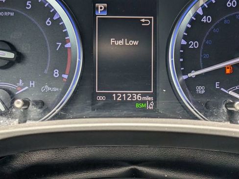 Used 2018 Toyota Highlander XLE FWD image 27