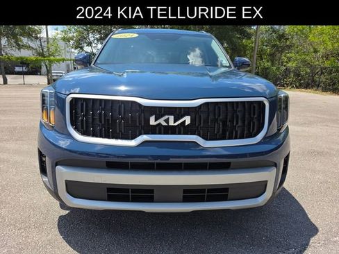 Used 2024 Kia Telluride EX w/ EX Captain's Chair Package FWD image 8
