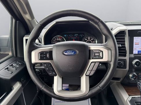 Used 2019 Ford F150 Lariat w/ Equipment Group 502A Luxury AWD/4WD image 21