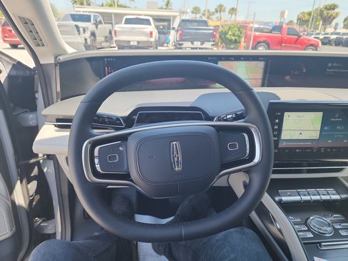 New 2026 Lincoln Nautilus Premier image 34