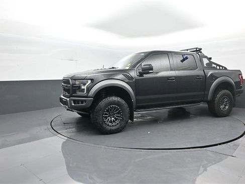 Certified 2018 Ford F150 Raptor w/ Equipment Group 802A Luxury image 4