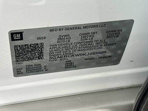 Used 2019 Buick Enclave Premium w/ Experience Buick Package FWD image 32
