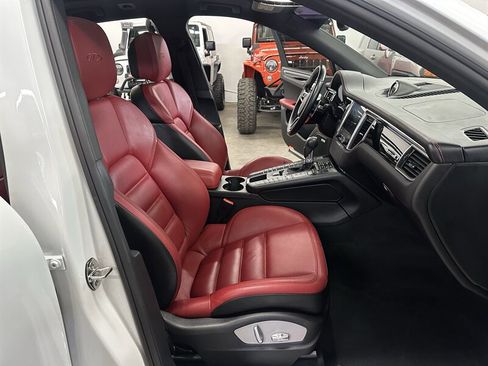 Used 2017 Porsche Macan GTS w/ Premium Package Plus AWD/4WD image 13
