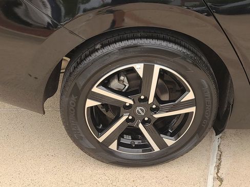 Certified 2025 Nissan Sentra SV FWD image 6
