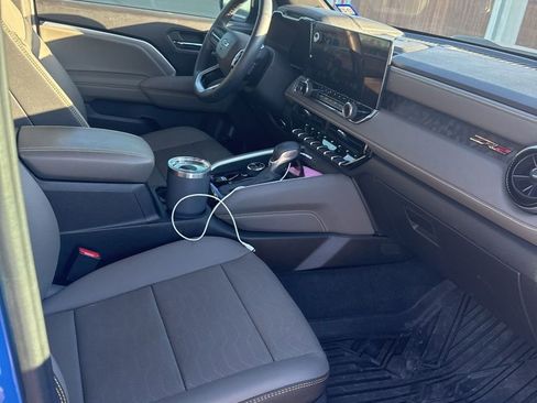 Used 2025 Chevrolet Colorado ZR2 w/ Technology Package image 8