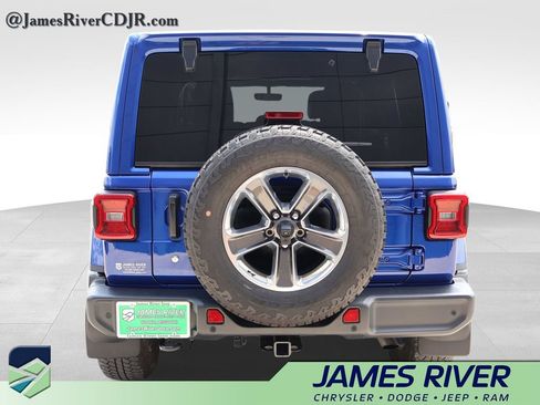 Used 2020 Jeep Wrangler Unlimited Sahara AWD/4WD image 4