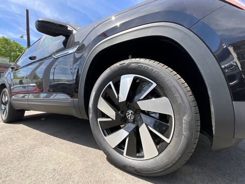 New 2025 Volkswagen Atlas Cross Sport SE image 12