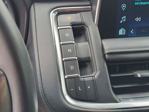 Used 2023 Chevrolet Suburban Z71 w/ Luxury Package image 26