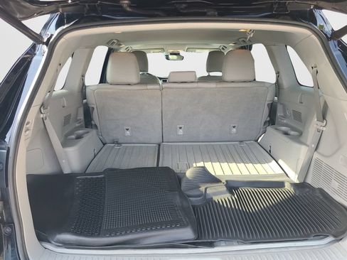 Used 2019 Toyota Highlander XLE AWD/4WD image 19
