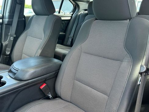 Used 2018 Ford Taurus SEL w/ Equipment Group 201A AWD/4WD image 19