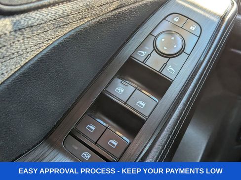 Used 2023 Nissan Rogue SV image 31