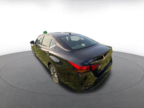 Used 2026 Nissan Altima 2.5 SV FWD image 5