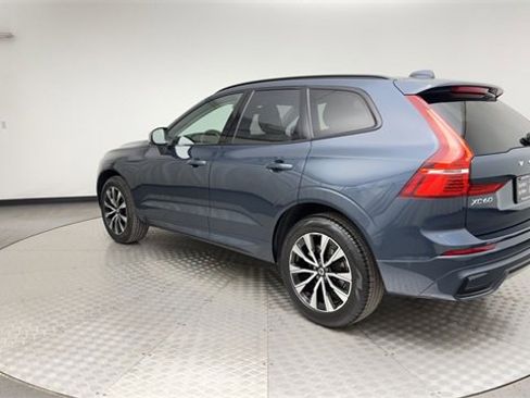 Certified 2025 Volvo XC60 B5 Plus image 4