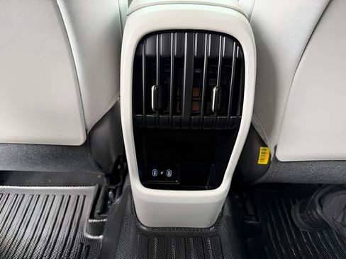 Used 2025 Hyundai Kona SEL AWD/4WD image 18