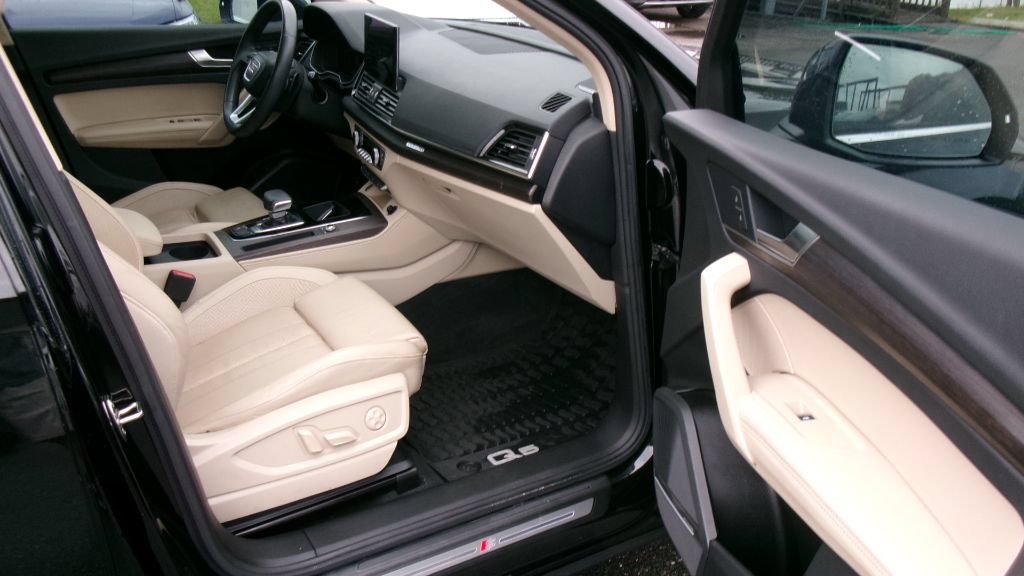 Used 2023 Audi Q5 2.0T Premium Plus w/ Premium Plus Package AWD/4WD image 8