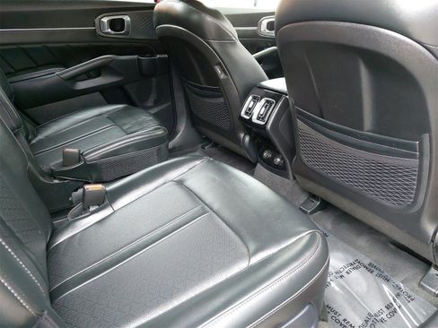 Certified 2021 Kia Sorento SX image 11