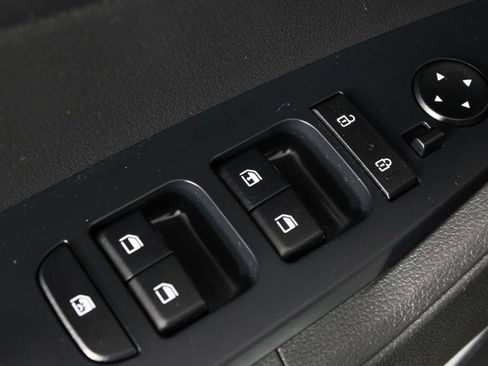 Used 2023 Kia Sportage LX image 19