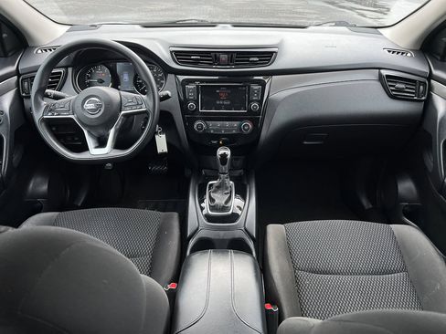 Used 2021 Nissan Rogue Sport S image 28